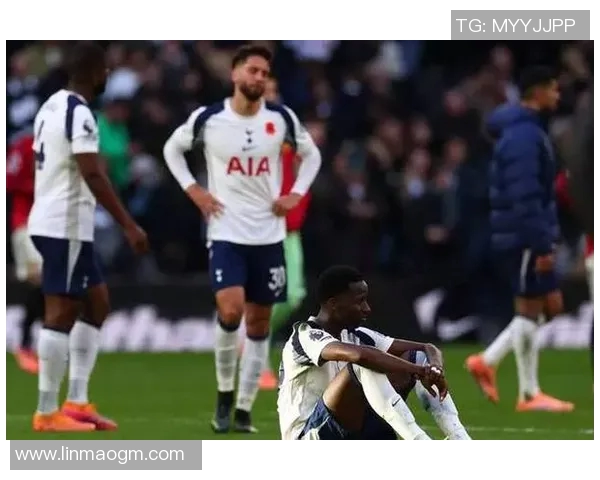 专家批评托特纳姆热刺，称状态正佳的球星在埃泽遭冷遇后因双重问题而“不开心”